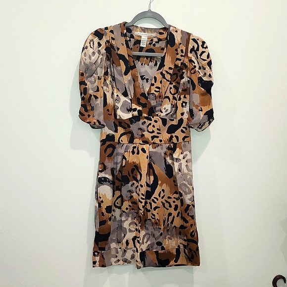 Diane Von Furstenberg Dresses & Skirts - DIANE VON FURSTENBURG Sabine Animal Print Dress Size 6 LUXURY